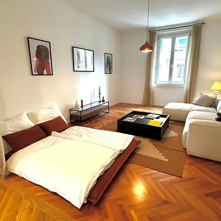 Lägenhet Palm Garden View Trieste